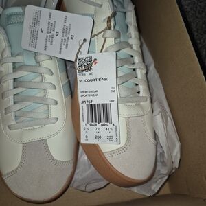 Vans VL Court Sneakers in White, Light Blue & Gum